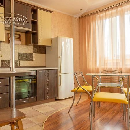 Big Studio Apartment Near River Mall Kiev Exterior foto