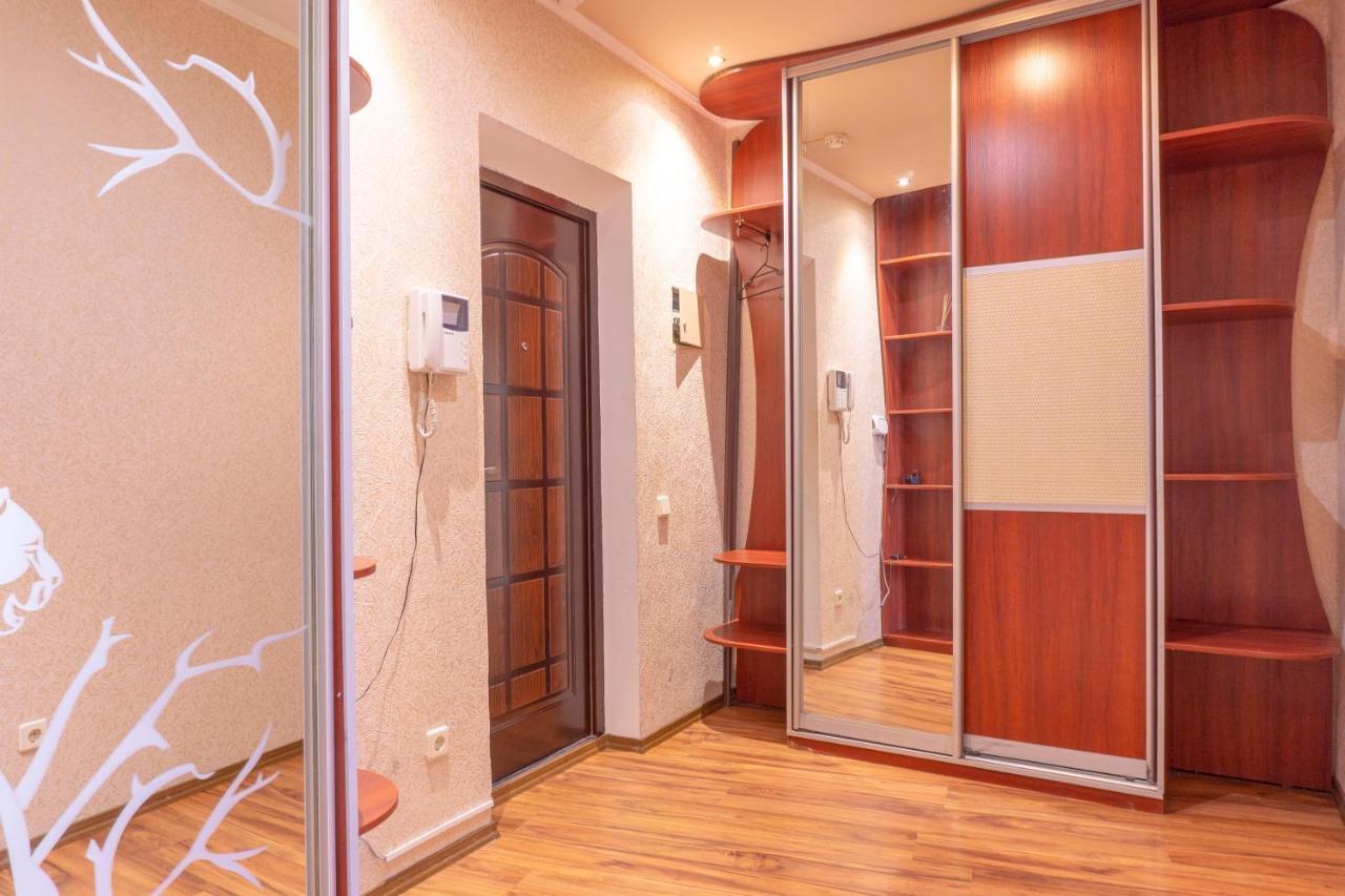 Big Studio Apartment Near River Mall Kiev Exterior foto