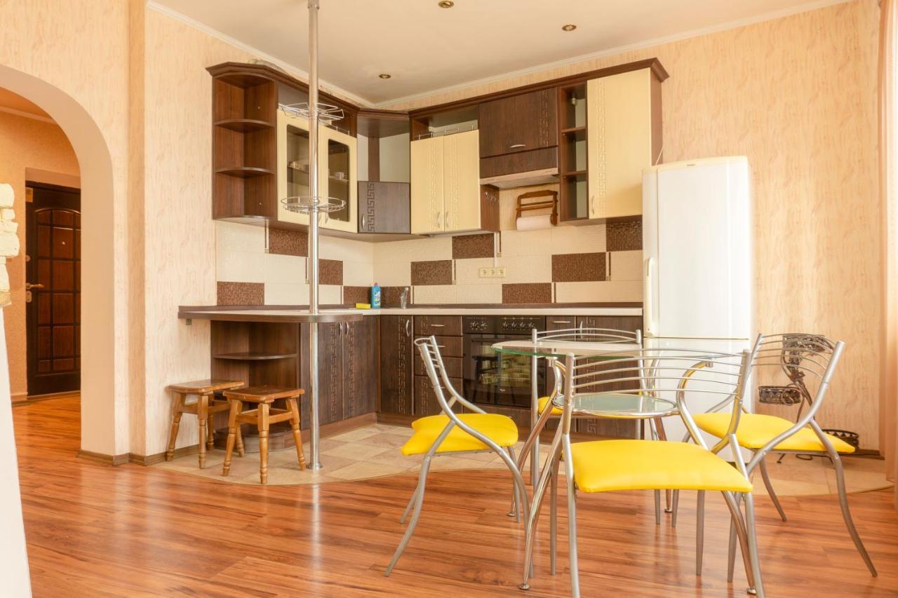 Big Studio Apartment Near River Mall Kiev Exterior foto