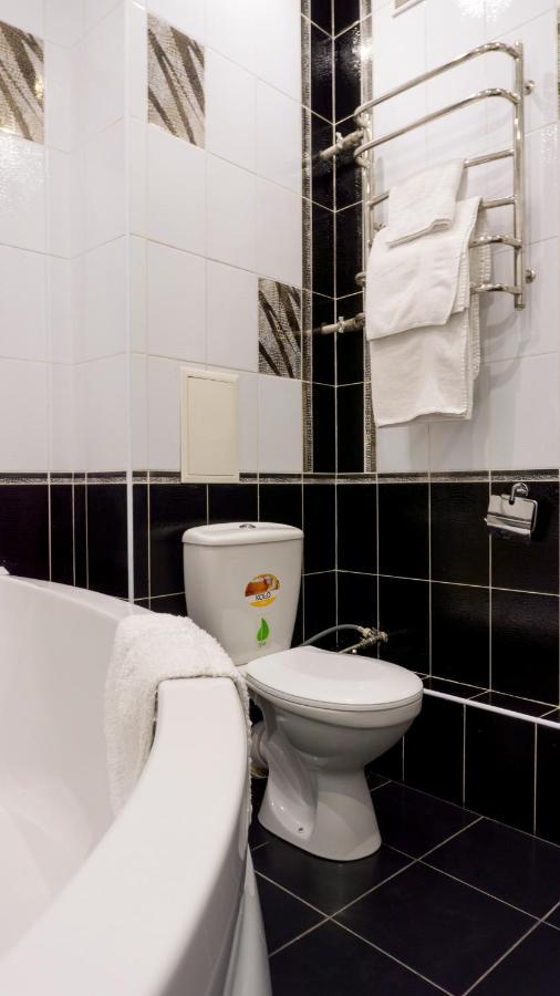 Big Studio Apartment Near River Mall Kiev Exterior foto